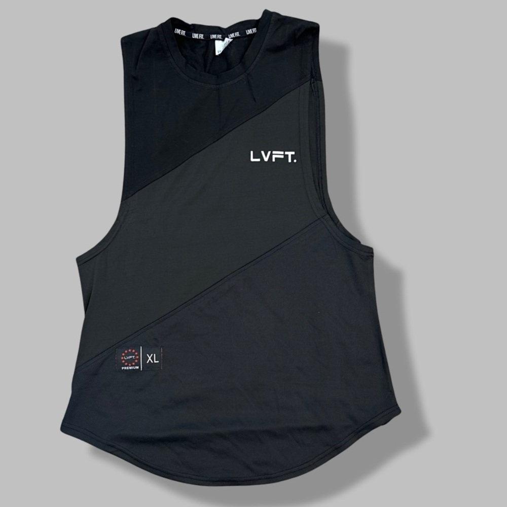Live Fit L Men active wear top